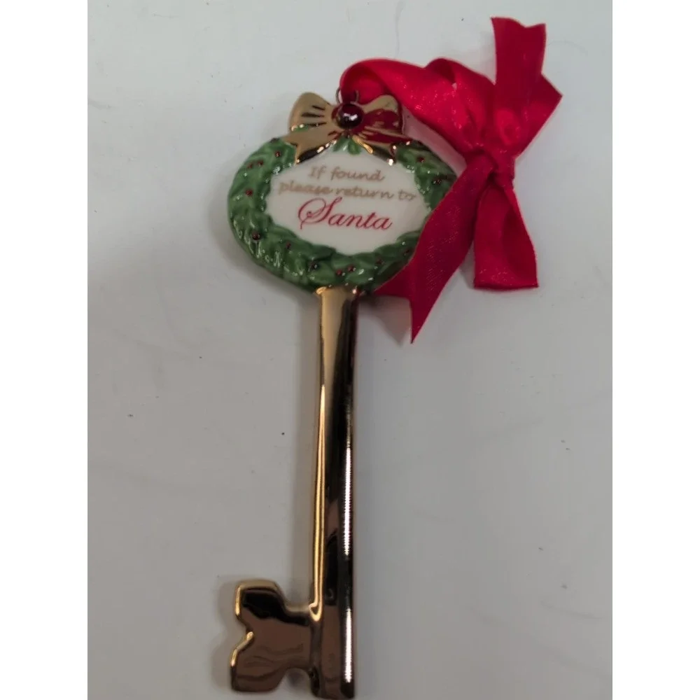 AVON 2006 HAND-PAINTED PORCELAIN WREATH 
